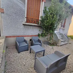 Petite Maison Avec Jardin Montluçon